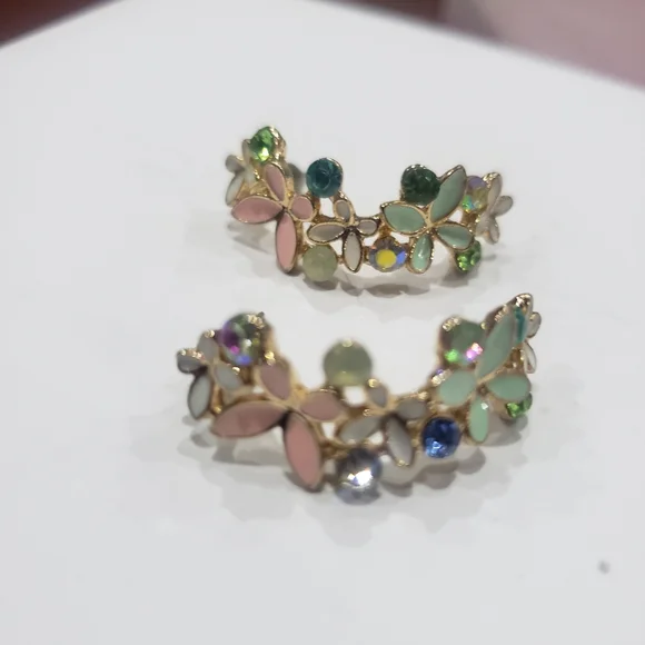 Earings - Picture 3 of 6